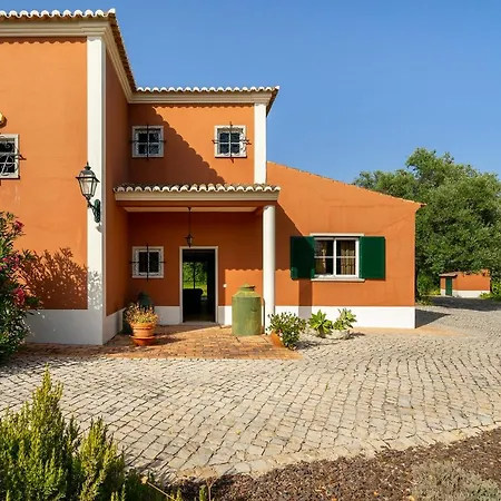 Quinta Figueiras - - Faro *